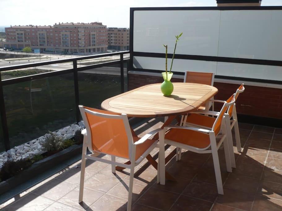 Апартаменты Atico, Piscina, Ac, Wi-Fi Y Parking Gratis, Gran Terraza, Vut 47-79 Арройо-де-ла-Энкомьенда Экстерьер фото